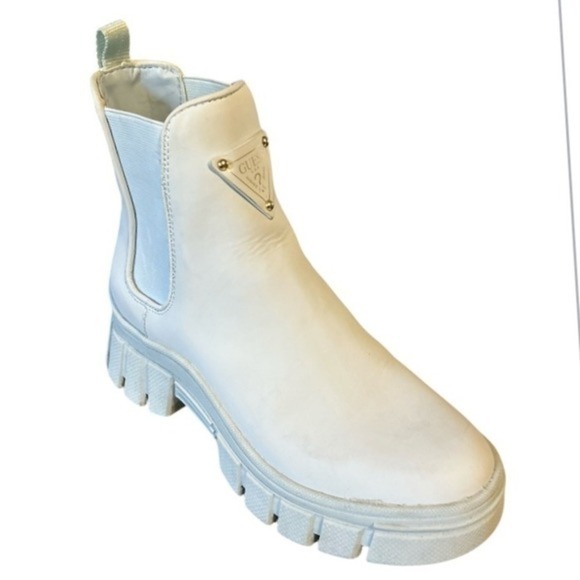 Guess Chelsea Boots Platform Lug Sole Ankle Booties‎ Light Blue Size 5M - Picture 9 of 10